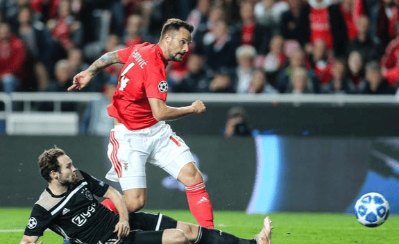 lol中国总决赛-国际比赛日勒沃库森备战英超，绝杀压哨细节曝光，球迷炸锅，轮换策略成焦点的简单介绍