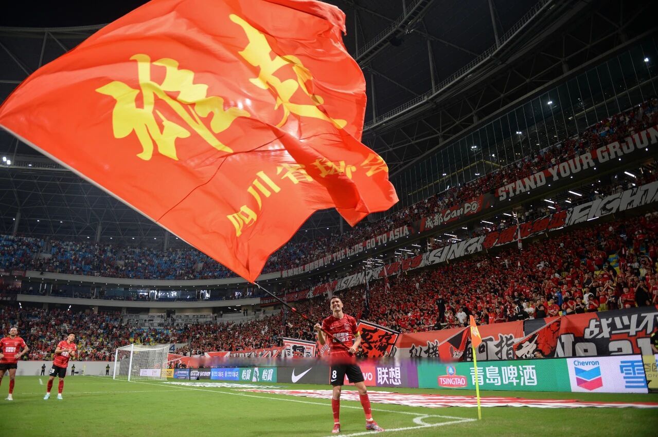lol官方-包含集结日斯图加特豪取连胜——亚冠节点到来，球迷炸锅，更衣室氛围转暖的词条